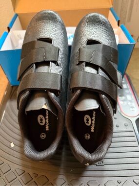 Wokkor Versatile Black Cycling Shoes with Velcro Straps